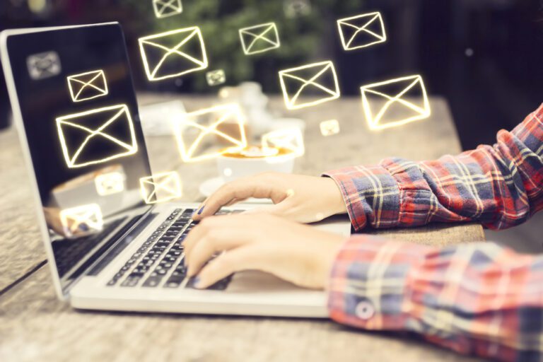 ¿Por qué es importante que las empresas tengan cuentas de correo corporativo?